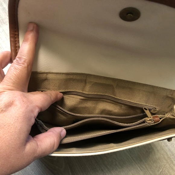 Liz Claiborne Beige Purse - Picture 7 of 9